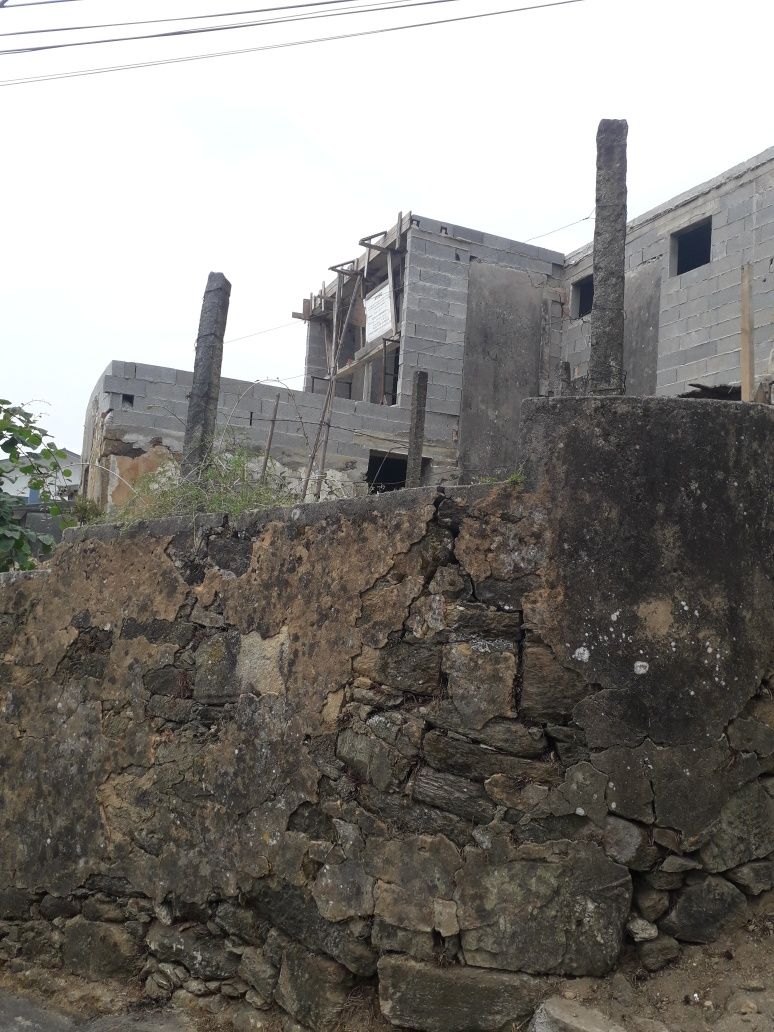 Casa em pedreiro para venda