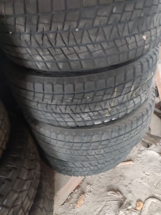 Продам зимние шины 225/65/17