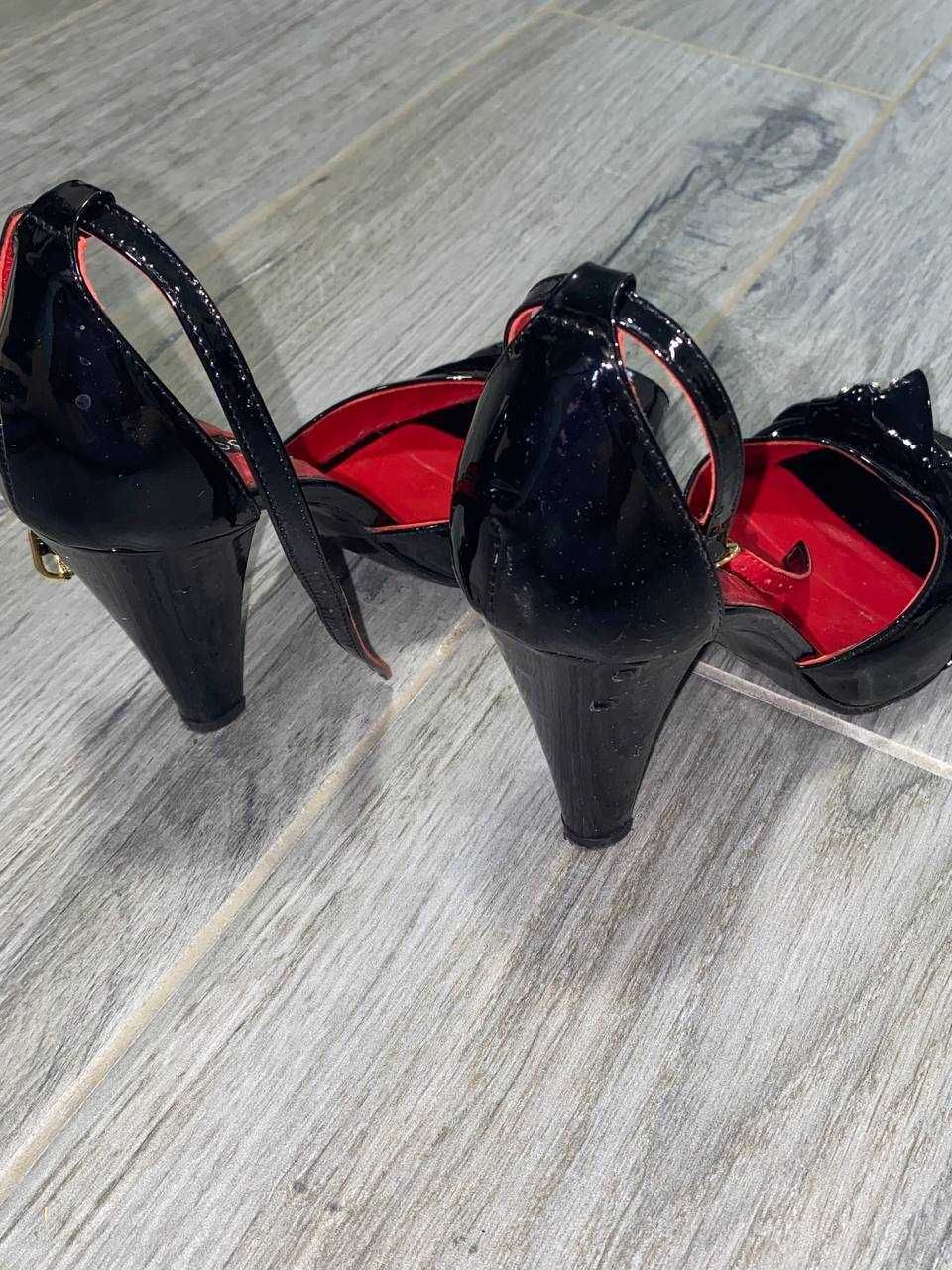 Оригінальні туфлі жіночі franco paolucci чорні 39.
