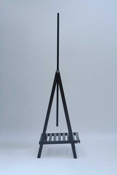 Espelho alto com base de madeira