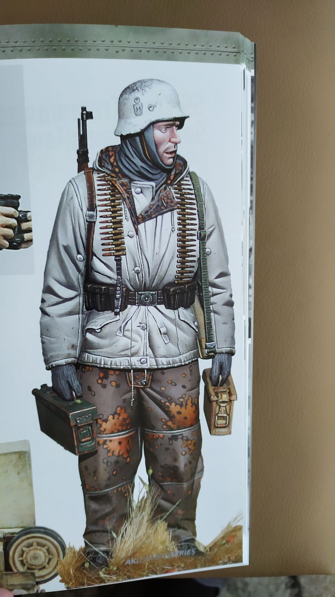 Książka AK panzer crew uniforms