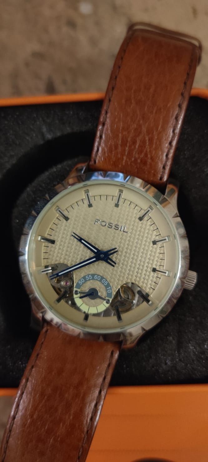 Relógio analógico masculino marca Fossil