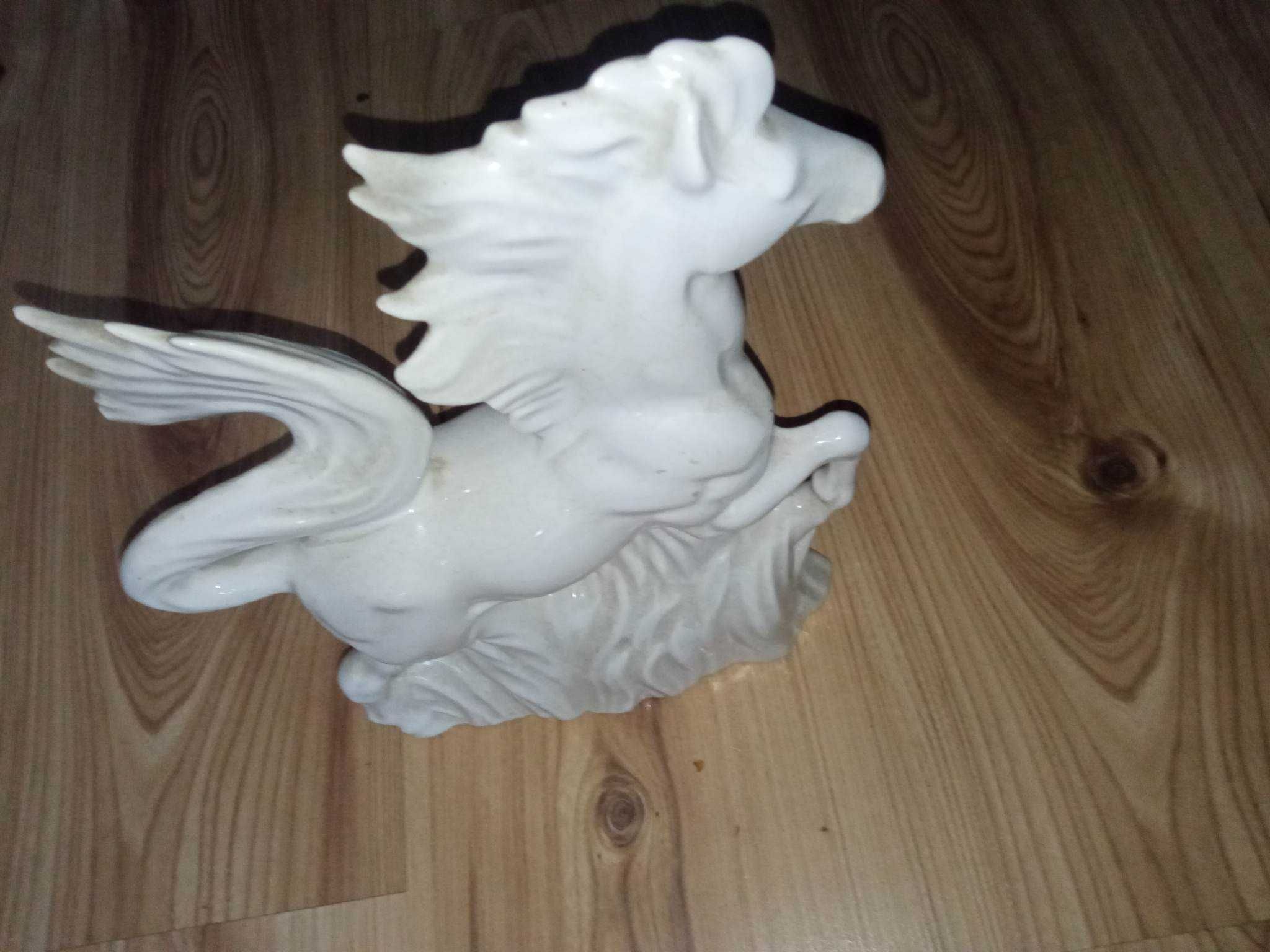 Figurka koń porcelanowy