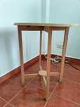 Mesa para televisão ou para outra finalidade em pinho