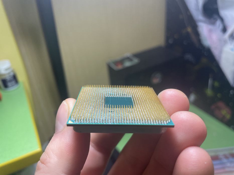 Процесор з кулером AMD Ryzen 5 2400g