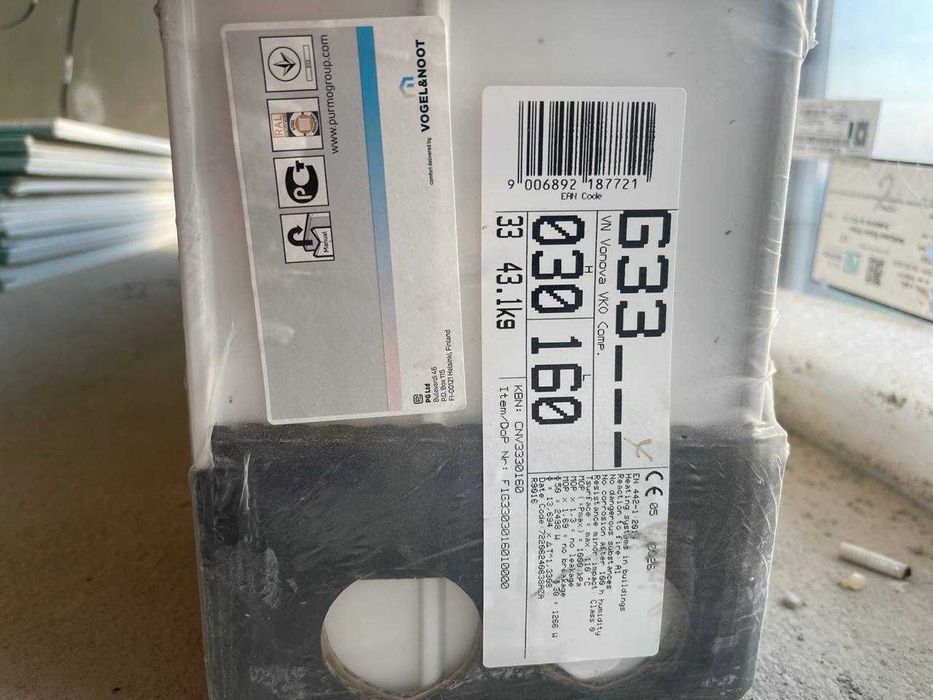 Радіатор Vogel&Noot 33KV 300x1600 (новий від забудовника)
