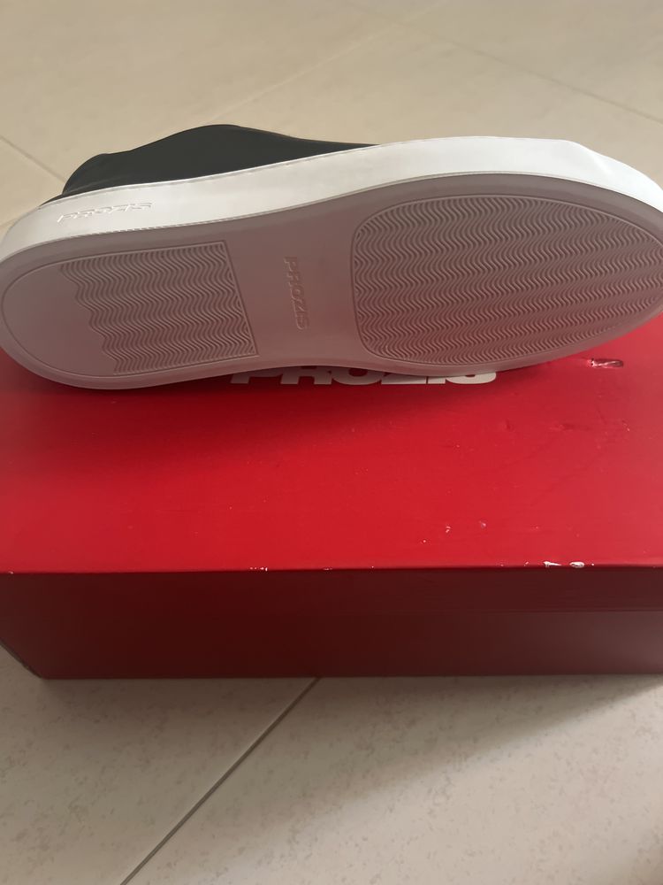 Tennis prozis pretos