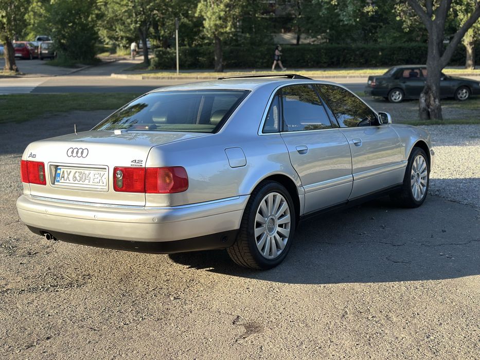 Продам Audi A8 D2