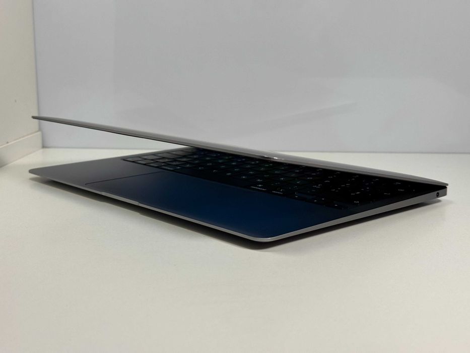 MacBook Air 13 2020 M1 85% Kondycji 8GB RAM 256GB SSD GWARANCJA