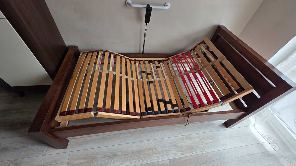 Łózko elektryczne podnoszone z pilota drewniane+stelarz i materac med.