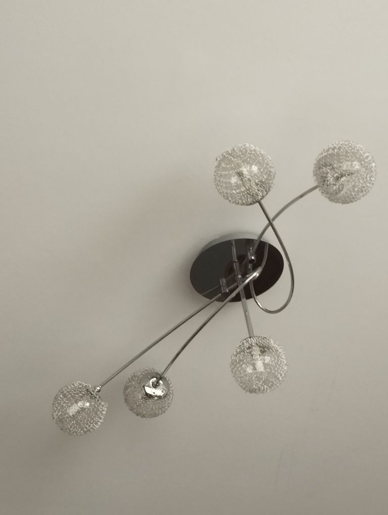 Lampa do salonu .