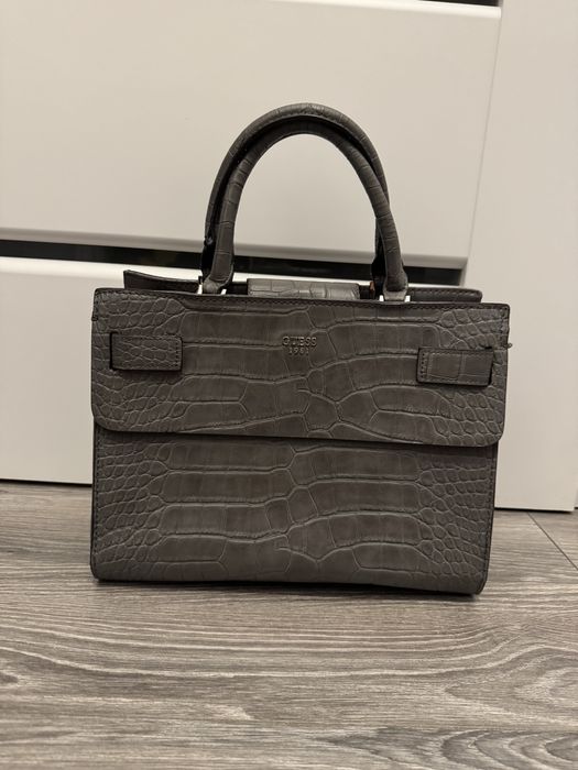 Torebka do ręki Guess Cate