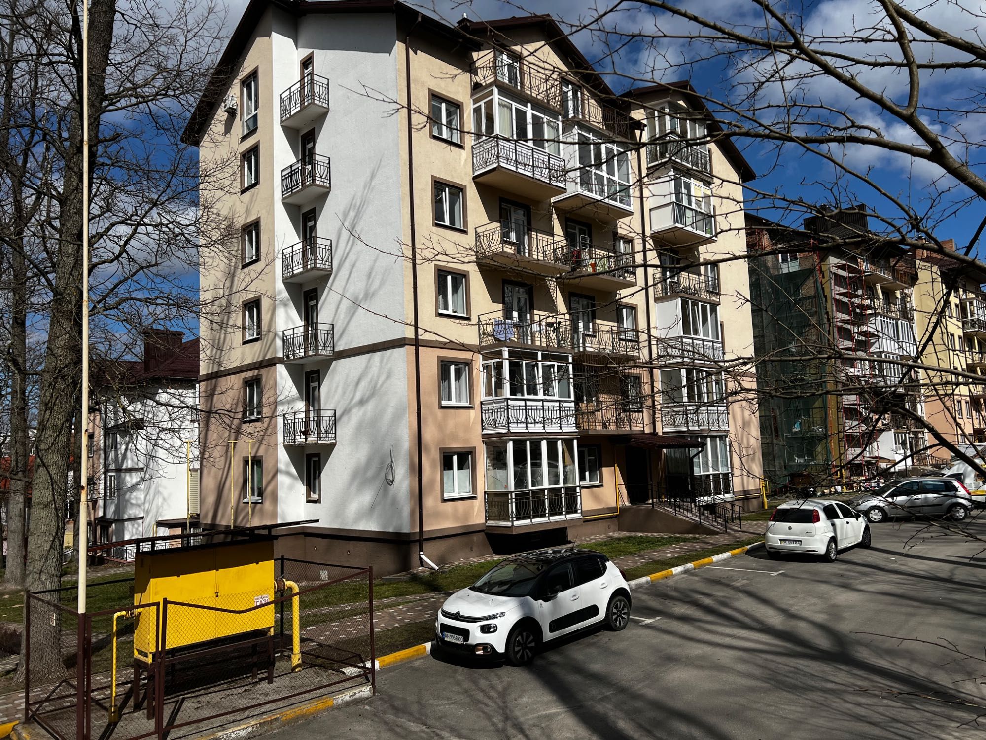 Однокімнатна квартира в гарному стані з мінімальним оформленням.