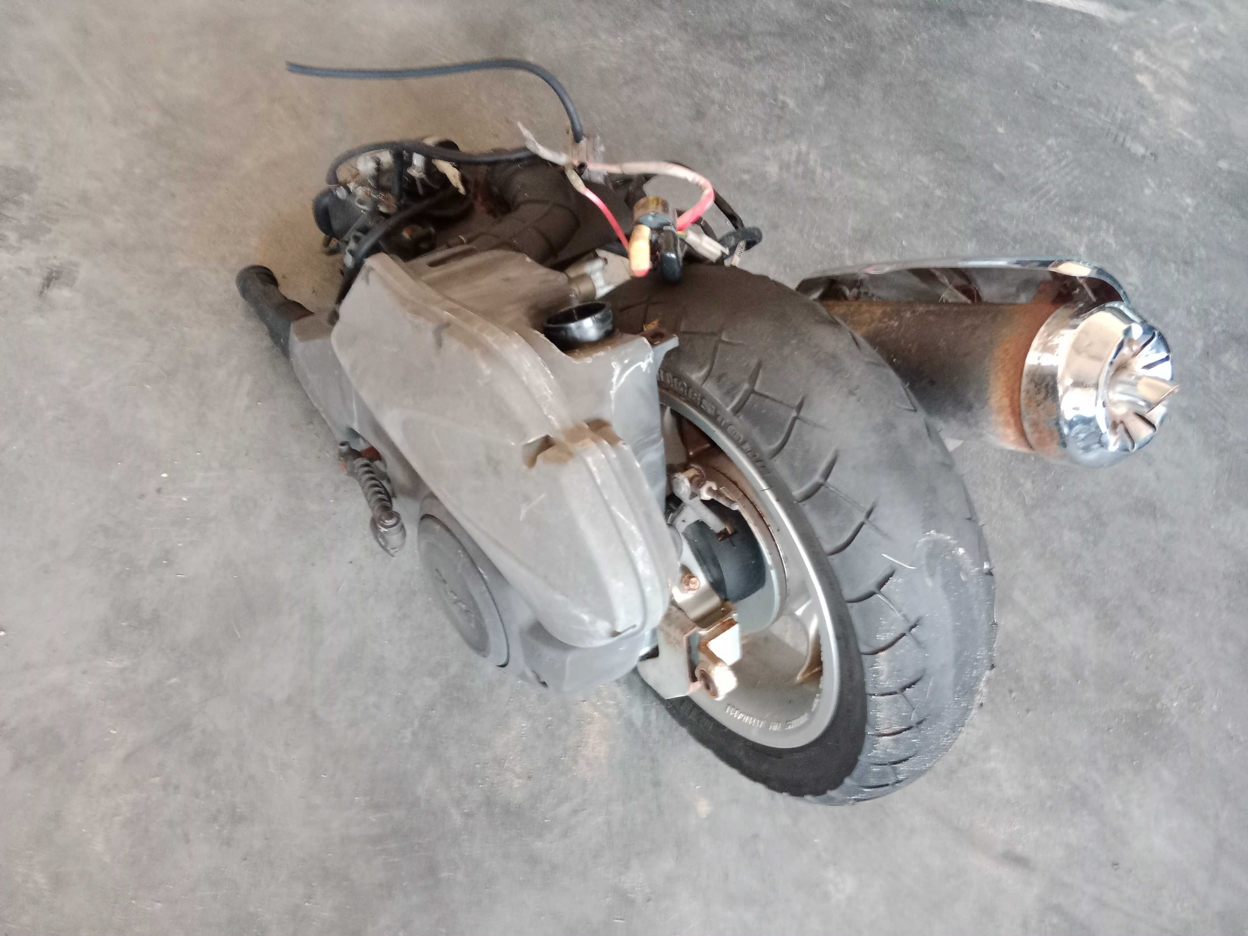 sym vs125 vs 125 silnik W STANIE NIE ZNANYM koło felga tłumik głowica