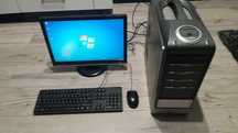 Zestaw komputer monitor PC C2D 8800 GT 4 GB RAM klawiatura mysz
