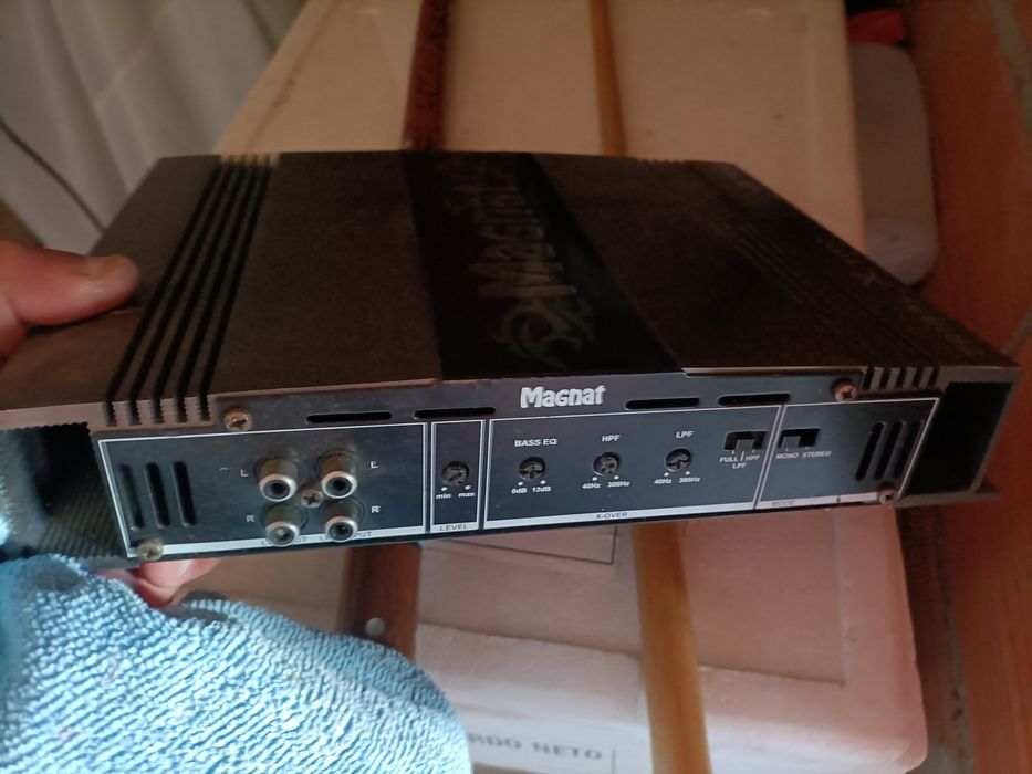 Subwoofer ultimate 800w + amplificador magnat 600 w como novo