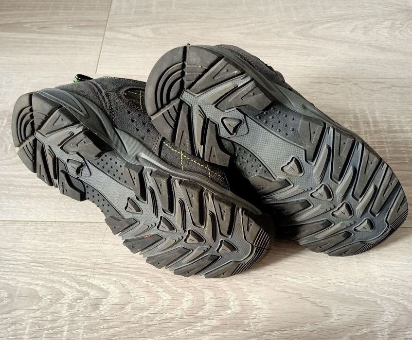 Buty outdoor dla chłopca marki brugi roz 33