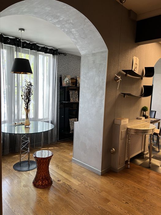 Продам 2ком кв метро Научная с ремонтом