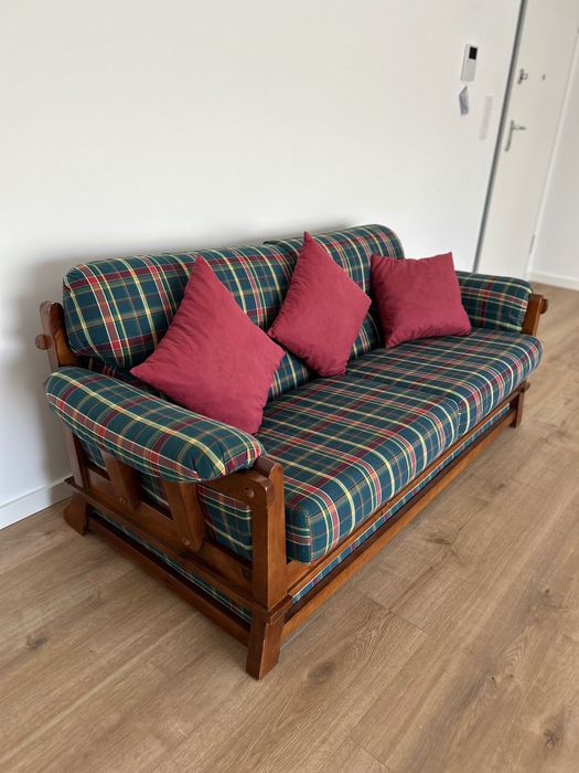 Sofá de 3 lugares + 1 caldeirão – Em ótimo estado