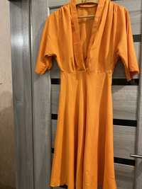 Нарядное платье  б/ у  натуральный шёлк  крепдешин   размер  46