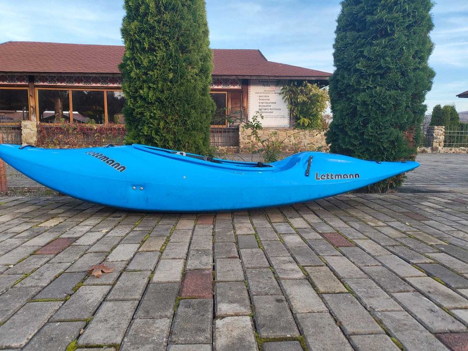 Продається каяк поліетиленовий