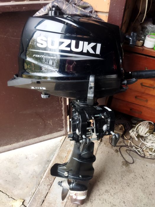 Продам лодочний мотор Suzuki  6, чотирьохтактний, дуже економний.