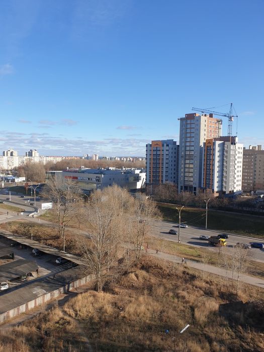 3к рн Лавины (84кв) средний этаж, а/о, 2 балкона