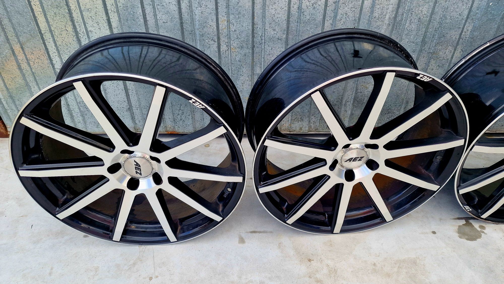 Felgi aluminiowe AEZ Straight 5x114,3 20" 8,5J et 45