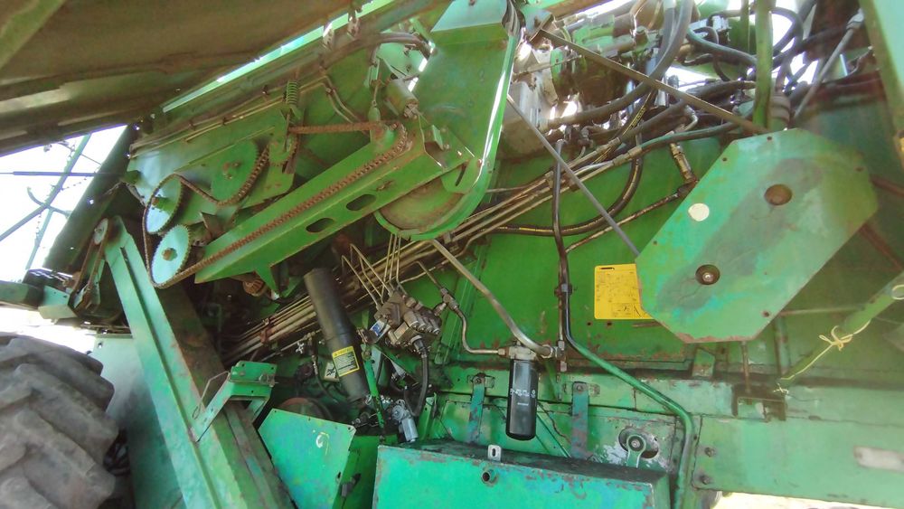 Комбайн John Deere 9500