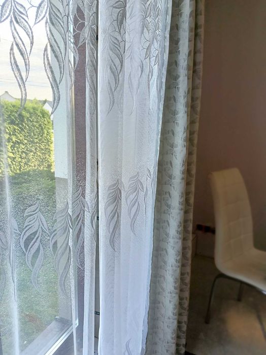 Firanki do salonu używane – komplet 4 szt. w dobrym stanie