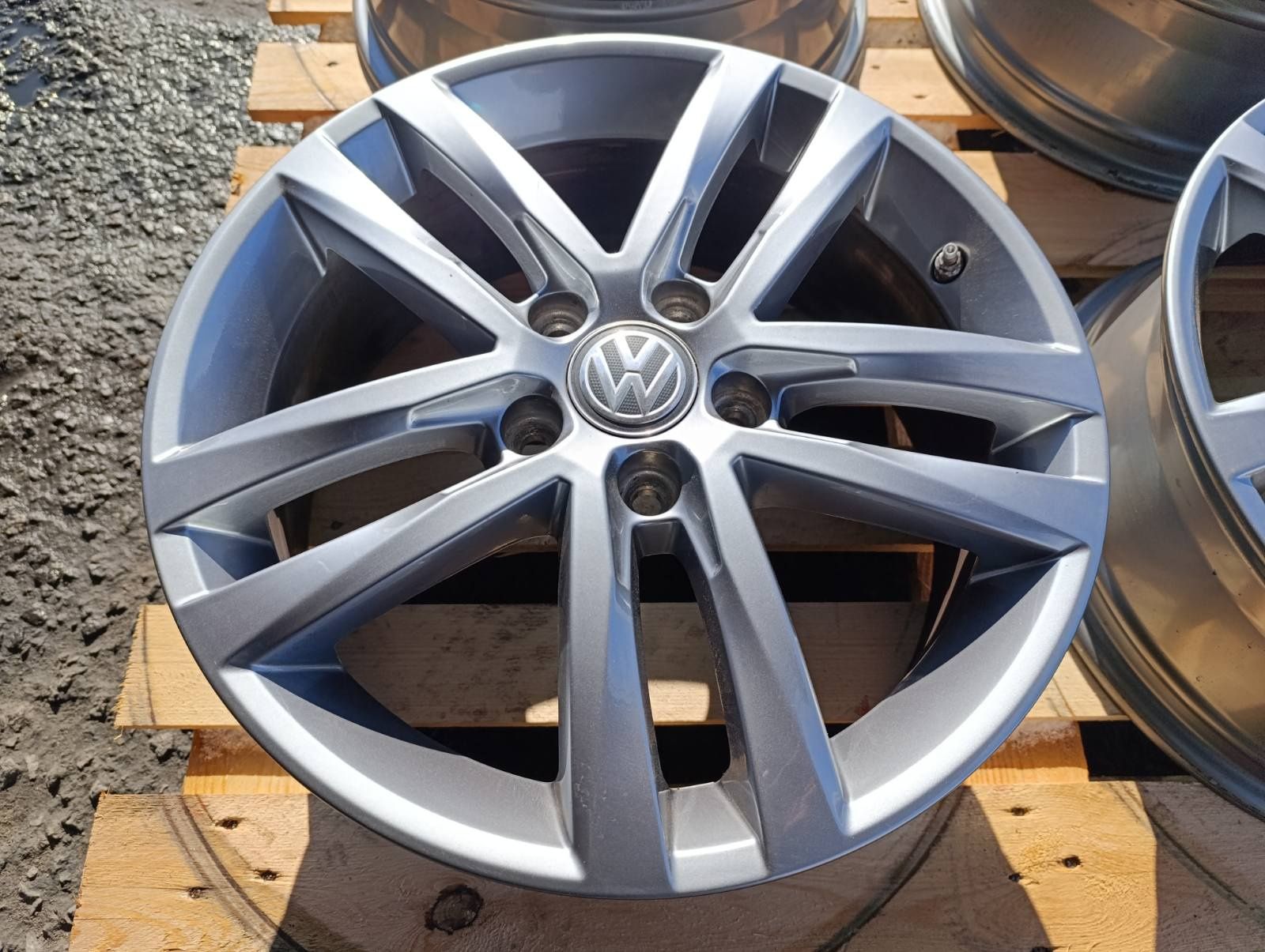 Оригінальні легкосплавні диски Volkswagen 5*112 R17