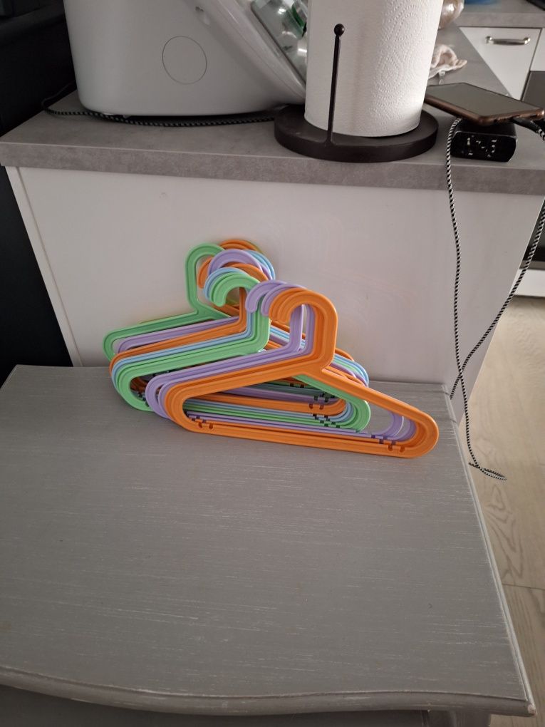 Wieszaki dziecięce ikea bagis miks kolorow 60 szt