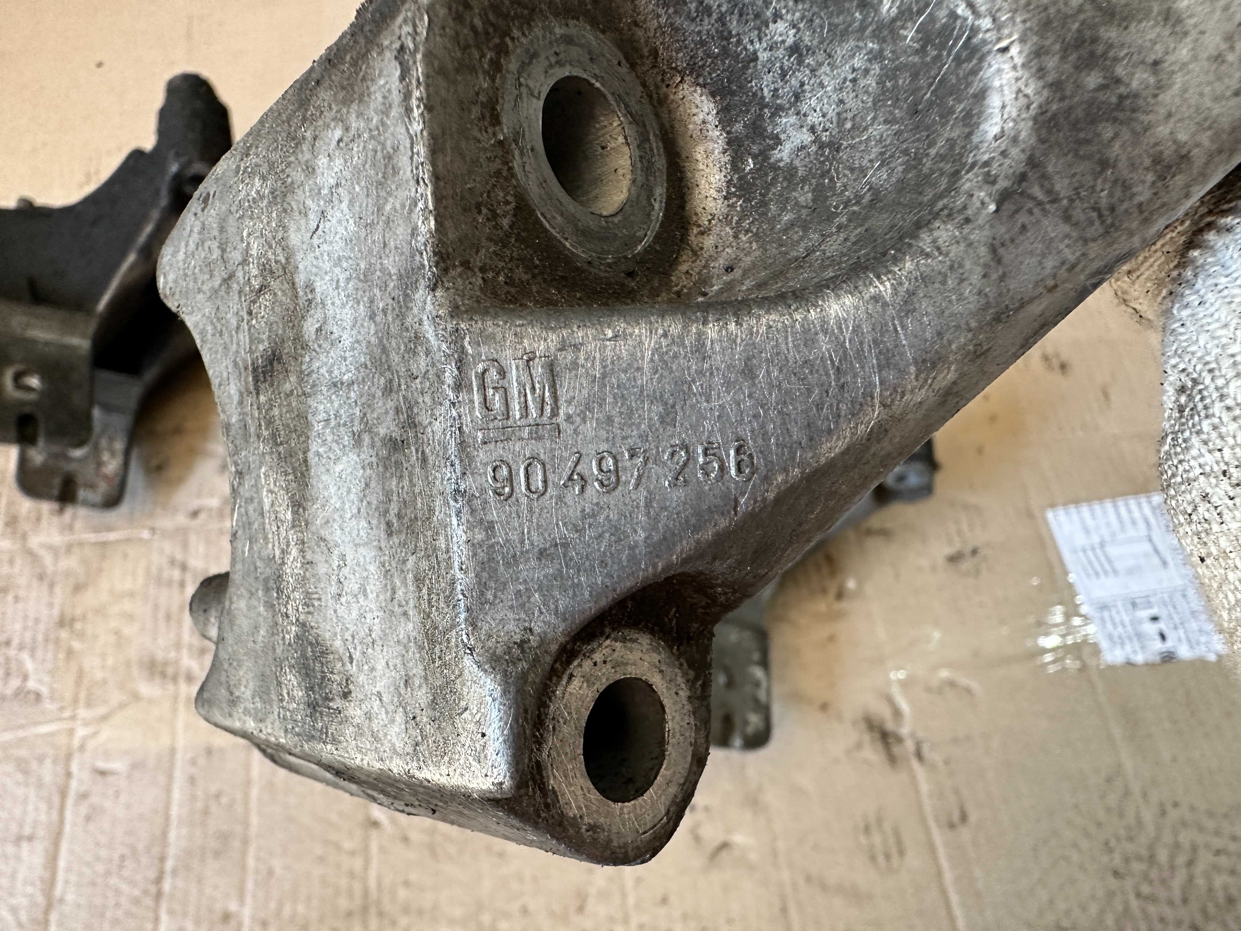 Кронштейн крепления двиг opel vectra b 95-02 90497256