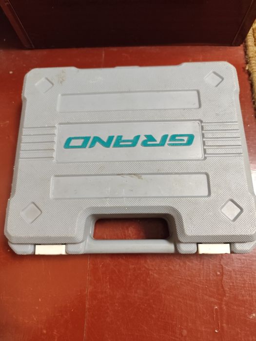 Шуруповерт GRAND