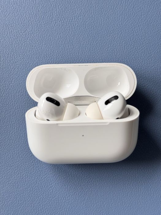 AirPods Pro - Wireless Charging Case