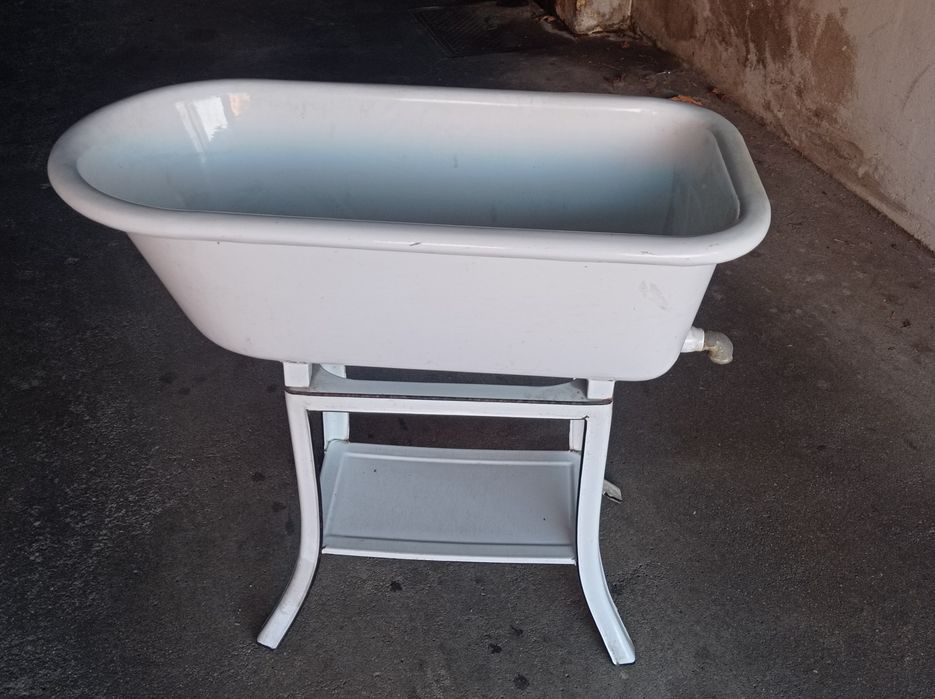 Banheira de bebé - antiga em esmalte