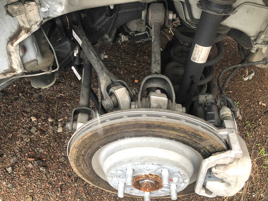 ричаг підвіски  tesla model 3 y