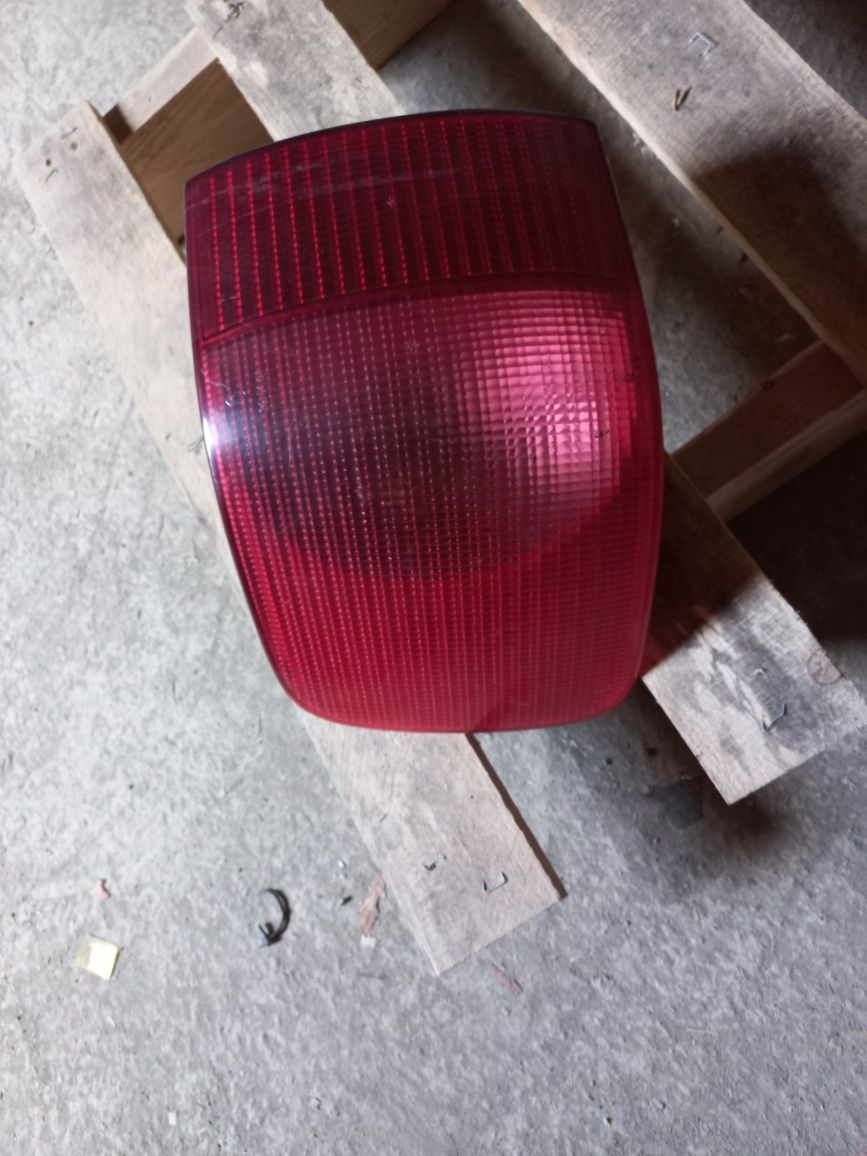 Lampy tylnie  audi 80