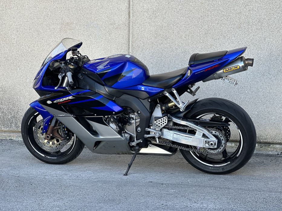Honda CBR1000RR - Com Extras!