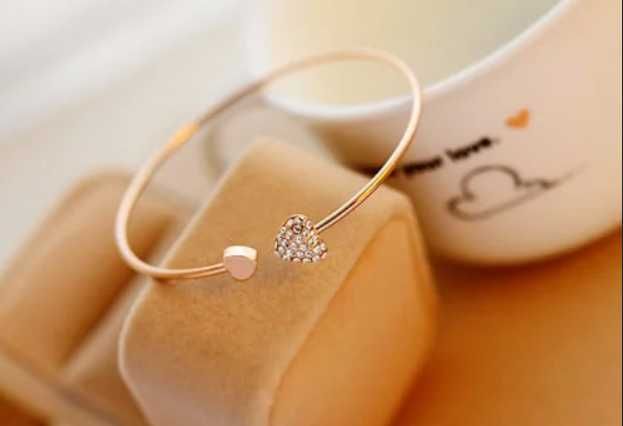 Pulseira de 2mm Dourada "Two Hearts" Com Cristais