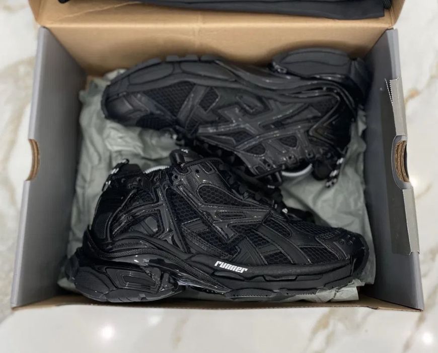 Кроссовки: Balenciaga Runner