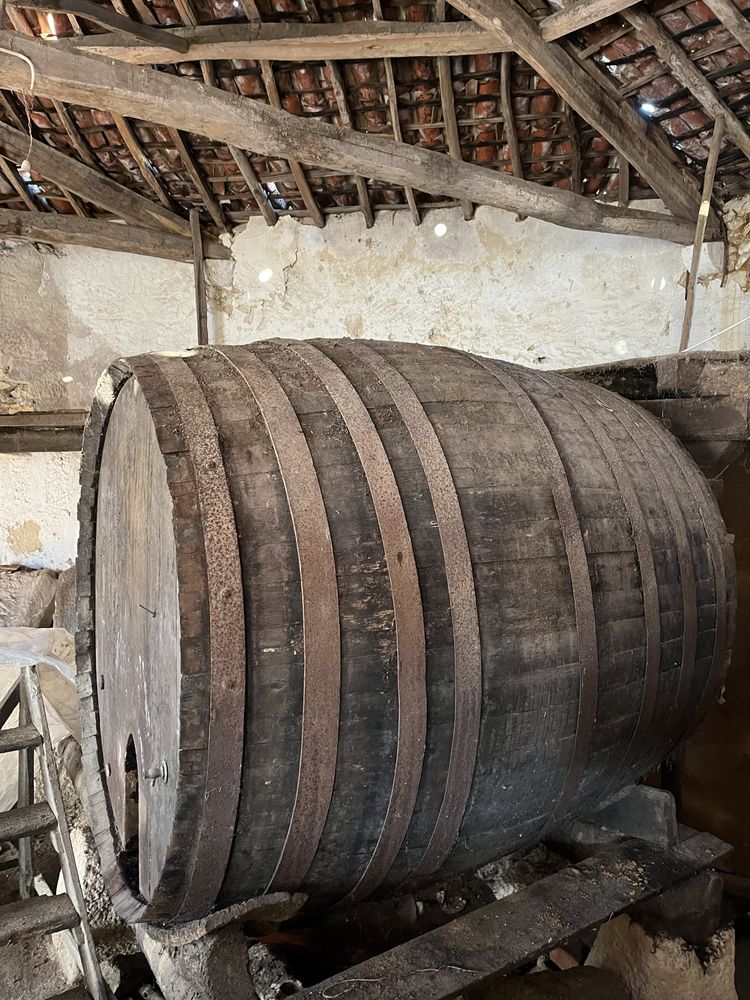 Pipa barril grande antigo vinho - velharia