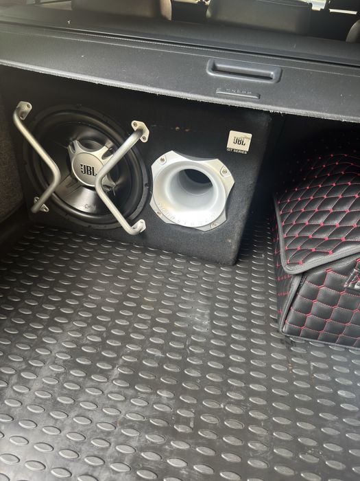 Продам самбуфер JBL