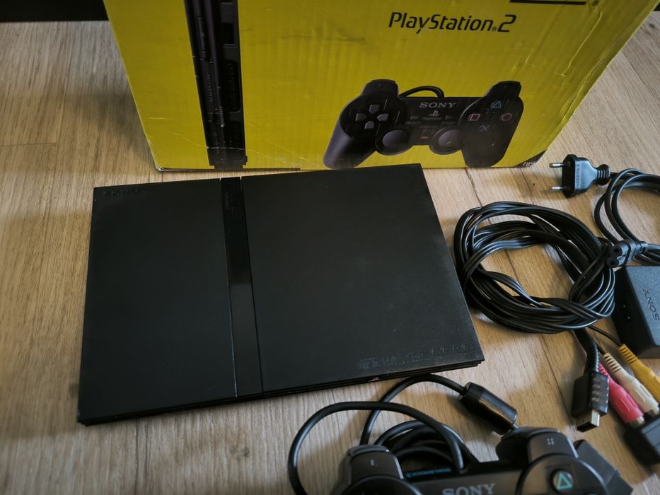 PlayStation 2 Slim muito bom estado ( Setúbal)