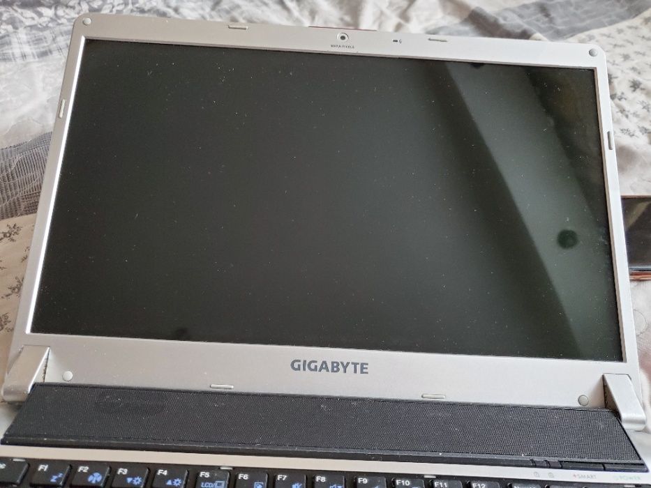 Ноутбук GIGABYTE m1405 14" 2GB 500GB Intel Core 2 Duo 1.6GHz