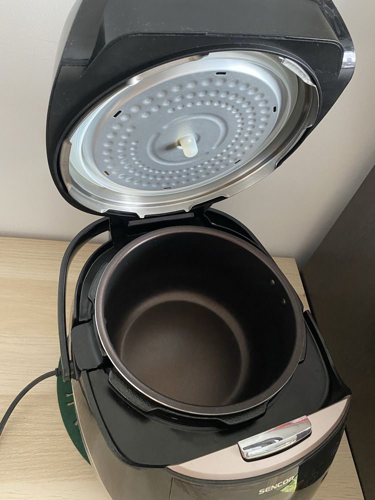 Multicooker SENCOR SPR 4000BK – Ułatw sobie gotowanie!