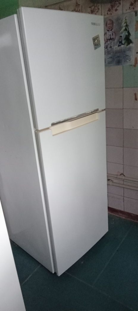 Холодильник інвекторний
