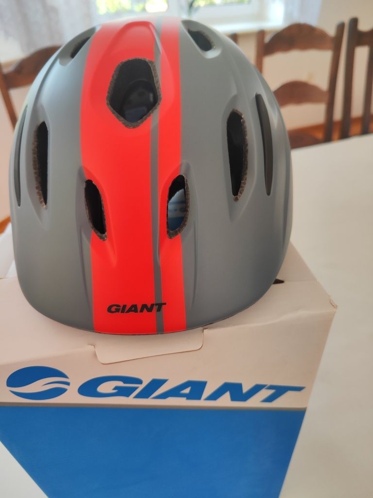 Kask Giant nowy rozmiar 50-55