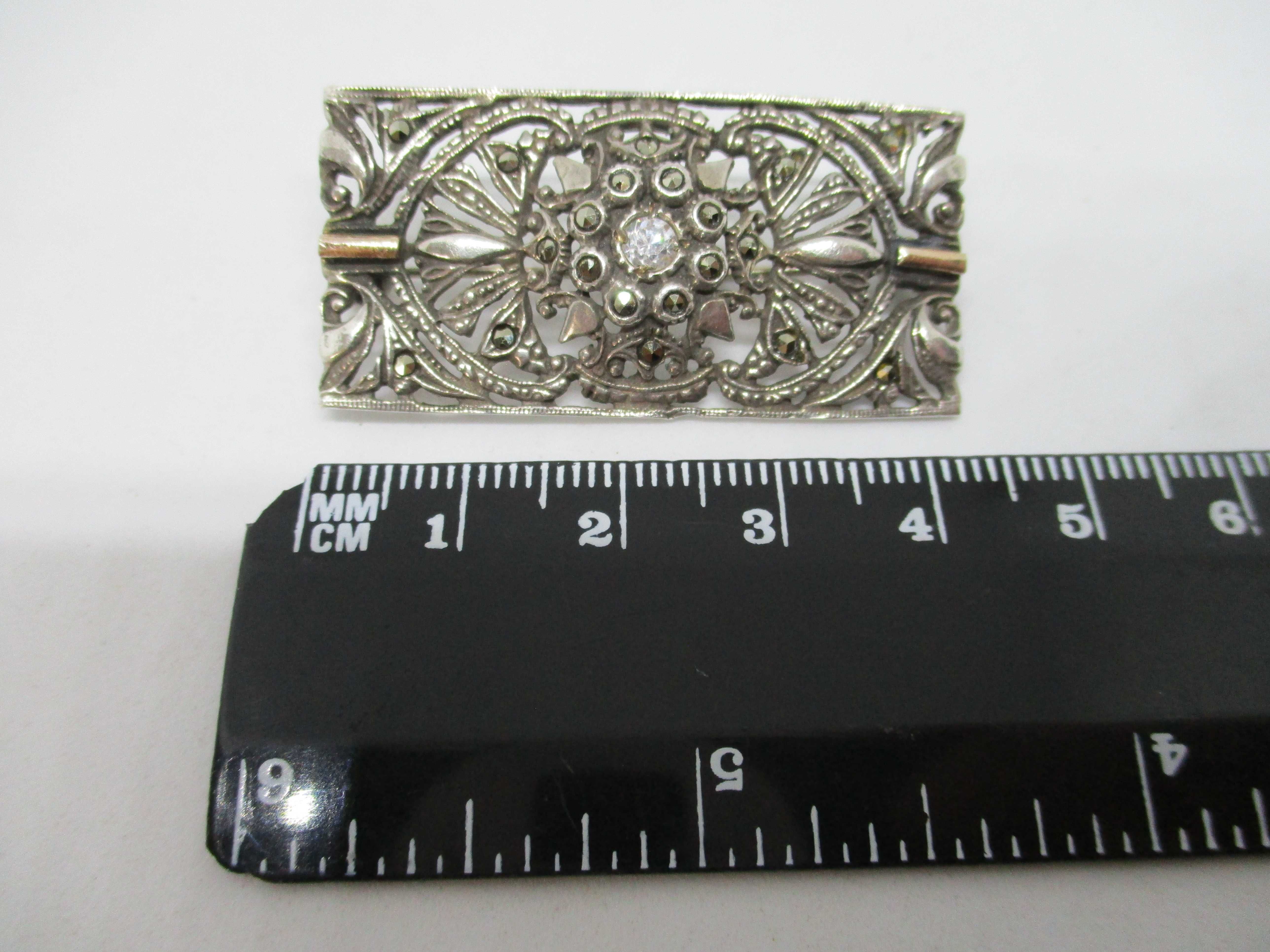 Alfinete de peito em prata 835 Broche retangular com brilhante e marc.