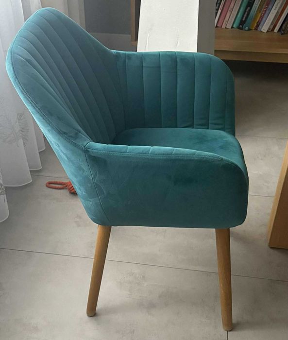 Krzesło Westwing z aksamitu drewniane nogi